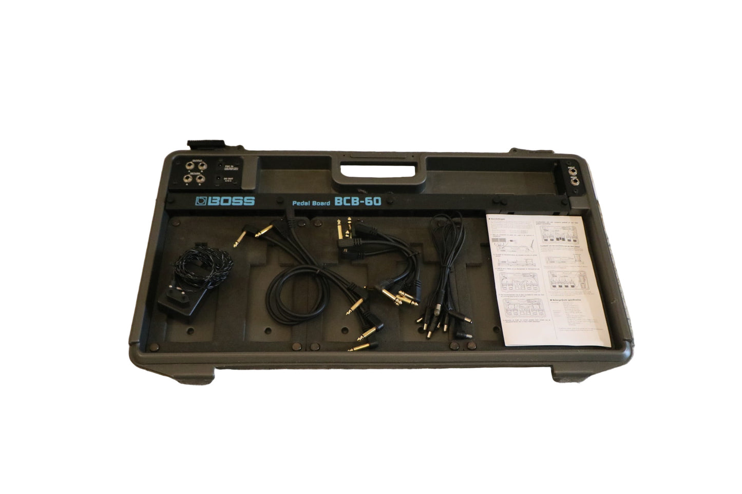 Boss BCB-60 Pedal Case including adapter and patch cables