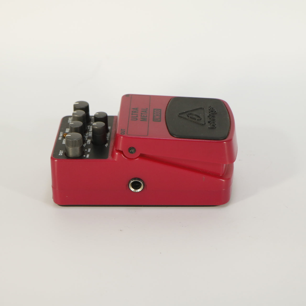 Behringer UM300 Ultra Metal Distortion