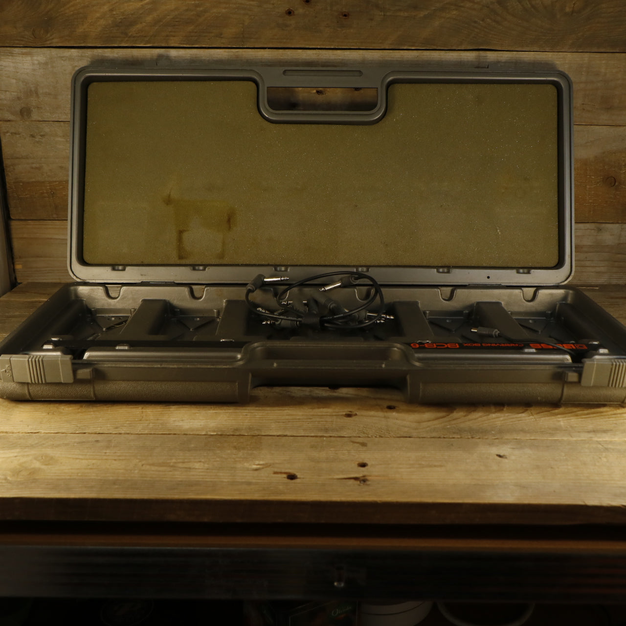 Boss BCB-6 Pedalboard (s/n 300281, Vintage, Made in Japan, incl daisy chain, 4 patch cables and 1 long cable)