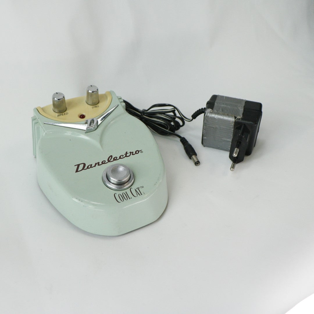 Danelectro Coolcat Analog Chorus (V1, Metal Enclosure 18V) – GuitarFX