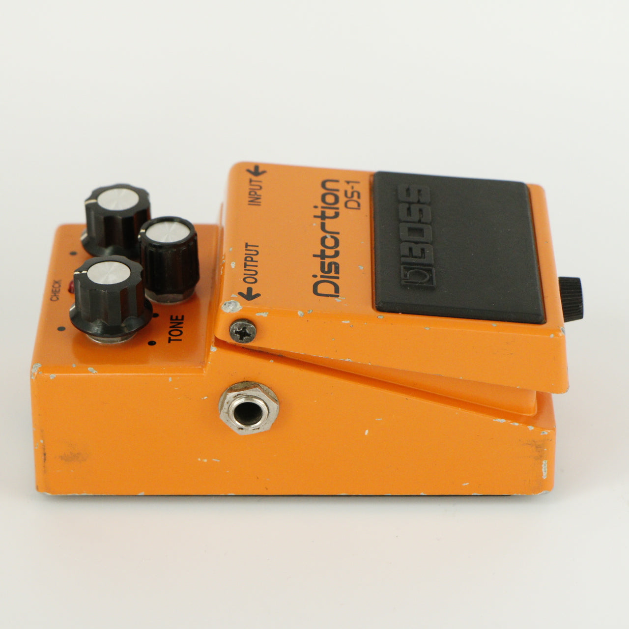 Boss DS-1 Distortion (s/n 325700, Black Label, Made in Japan)