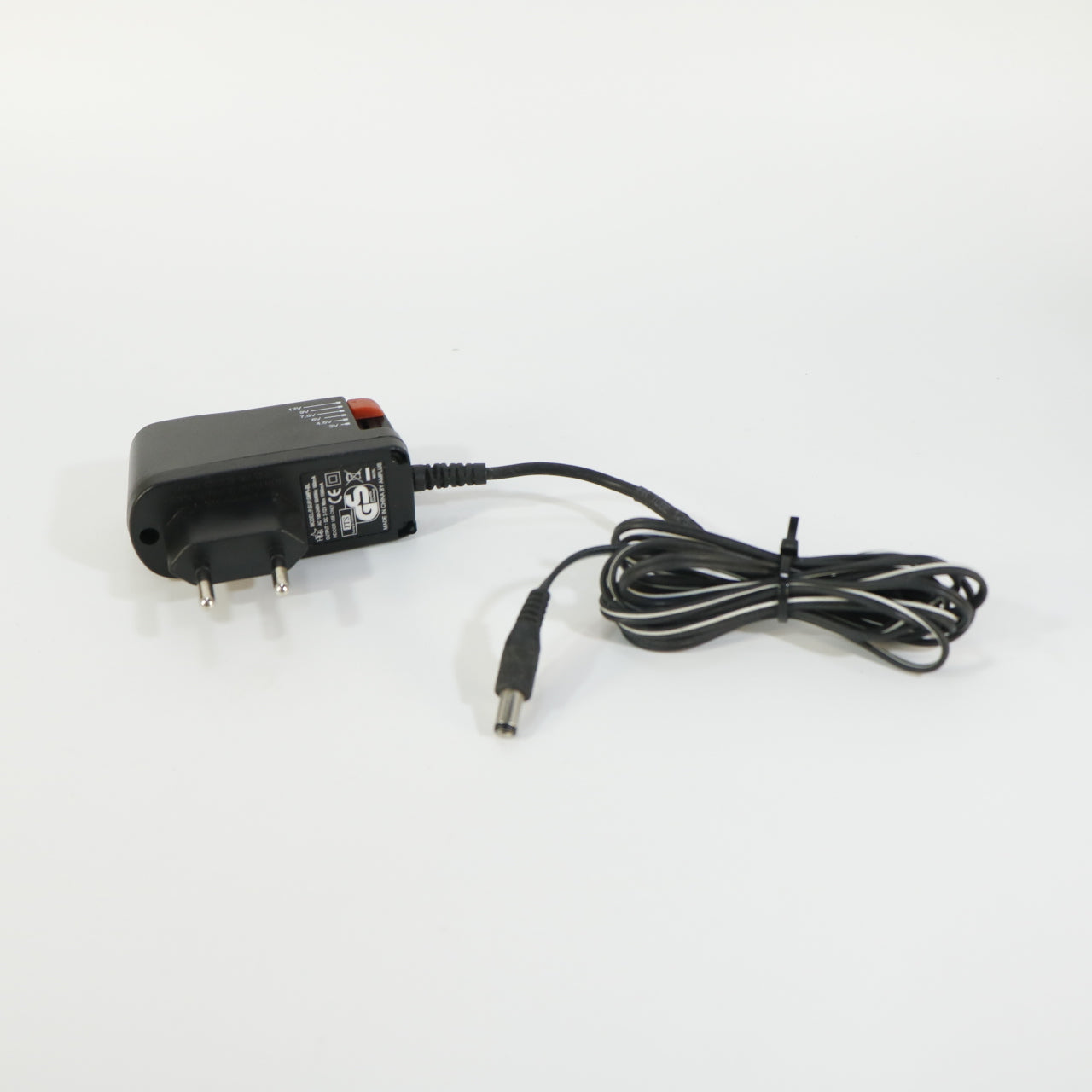 Netzteil mit variabler Spannung (3–12V DC)