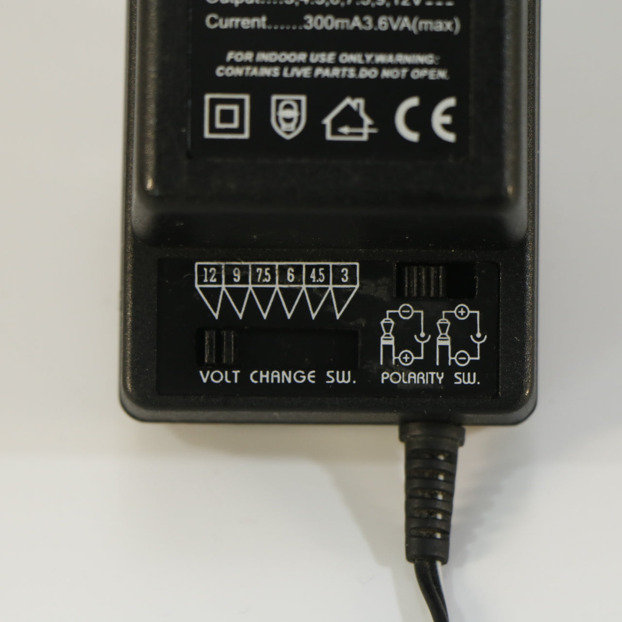Netzteil mit variabler Spannung (3–12V DC)