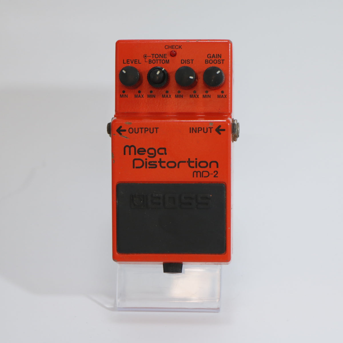 Mega Distortion Boss MD-2 (n° de série LY80177, étiquette argentée, fabriquée à Taïwan)