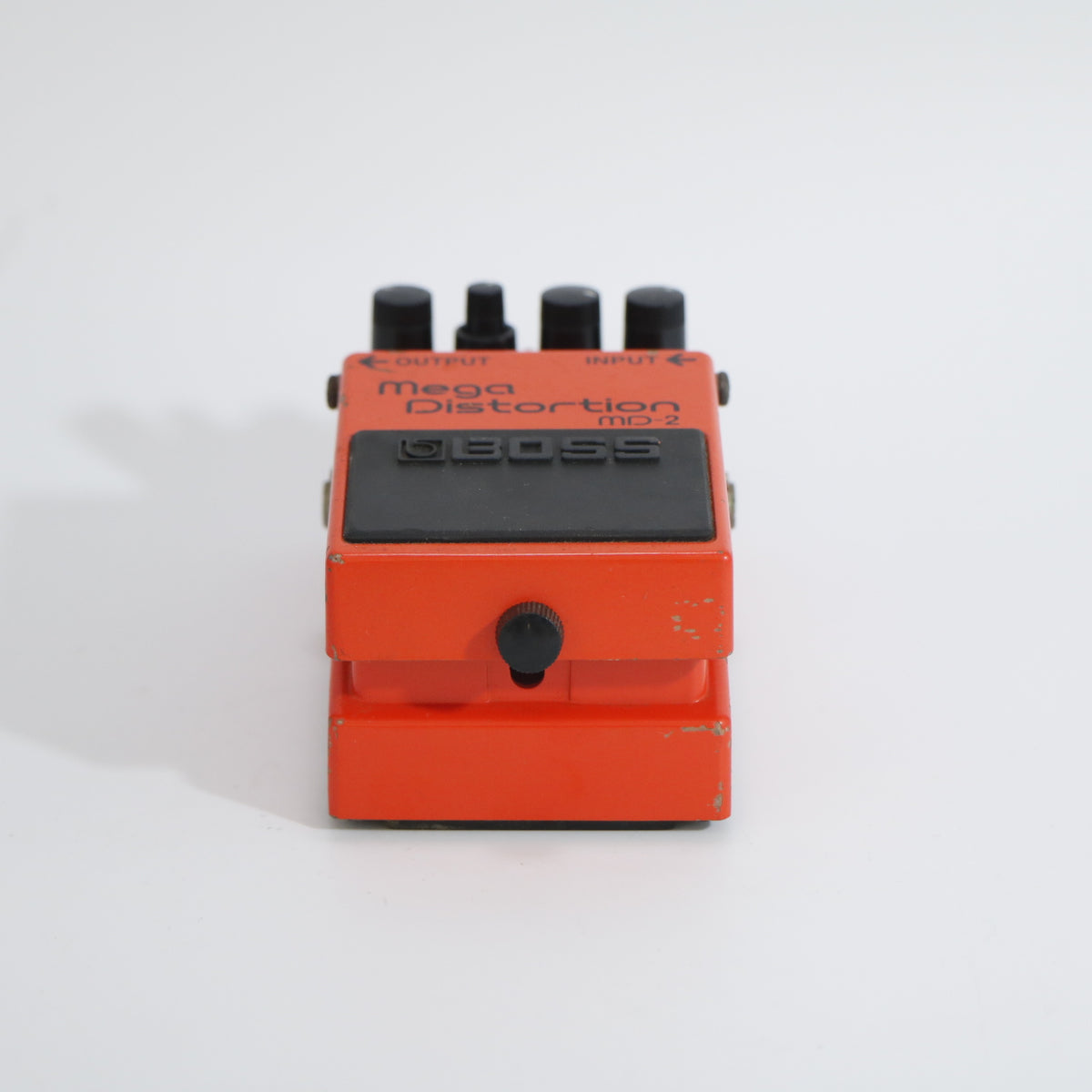 Mega Distortion Boss MD-2 (n° de série LY80177, étiquette argentée, fabriquée à Taïwan)