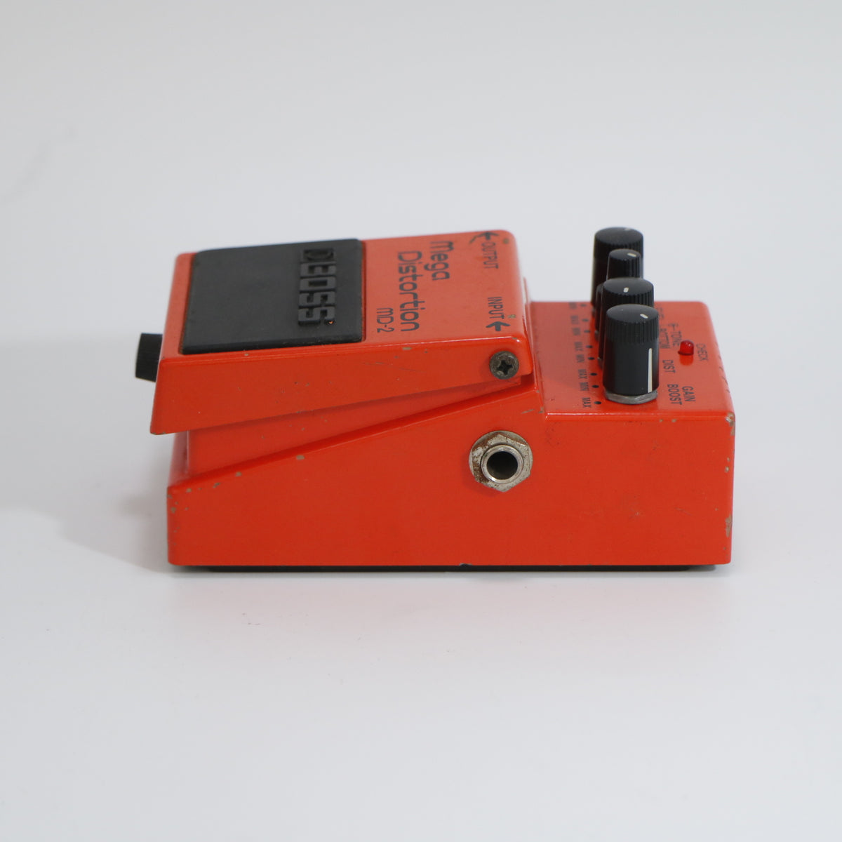 Mega Distortion Boss MD-2 (n° de série LY80177, étiquette argentée, fabriquée à Taïwan)