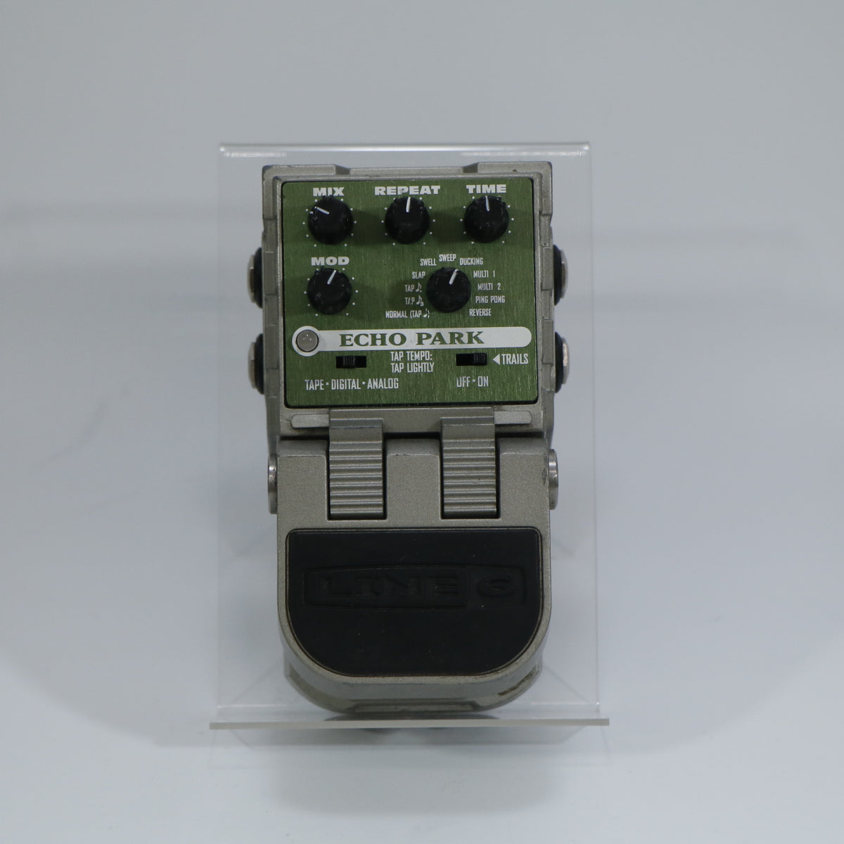 Line 6 Echo Park Delay in Stereo Dock, (s/n 30-75-0019)