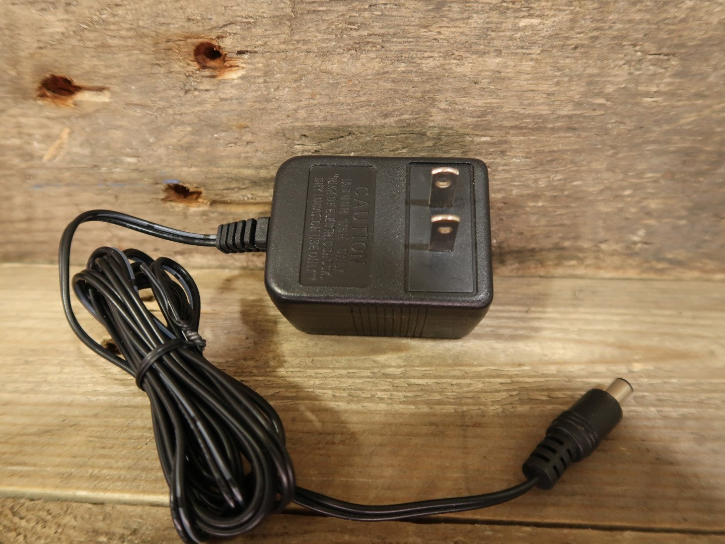 Adapter 120 Volt To 9 Volt (USA Plug)