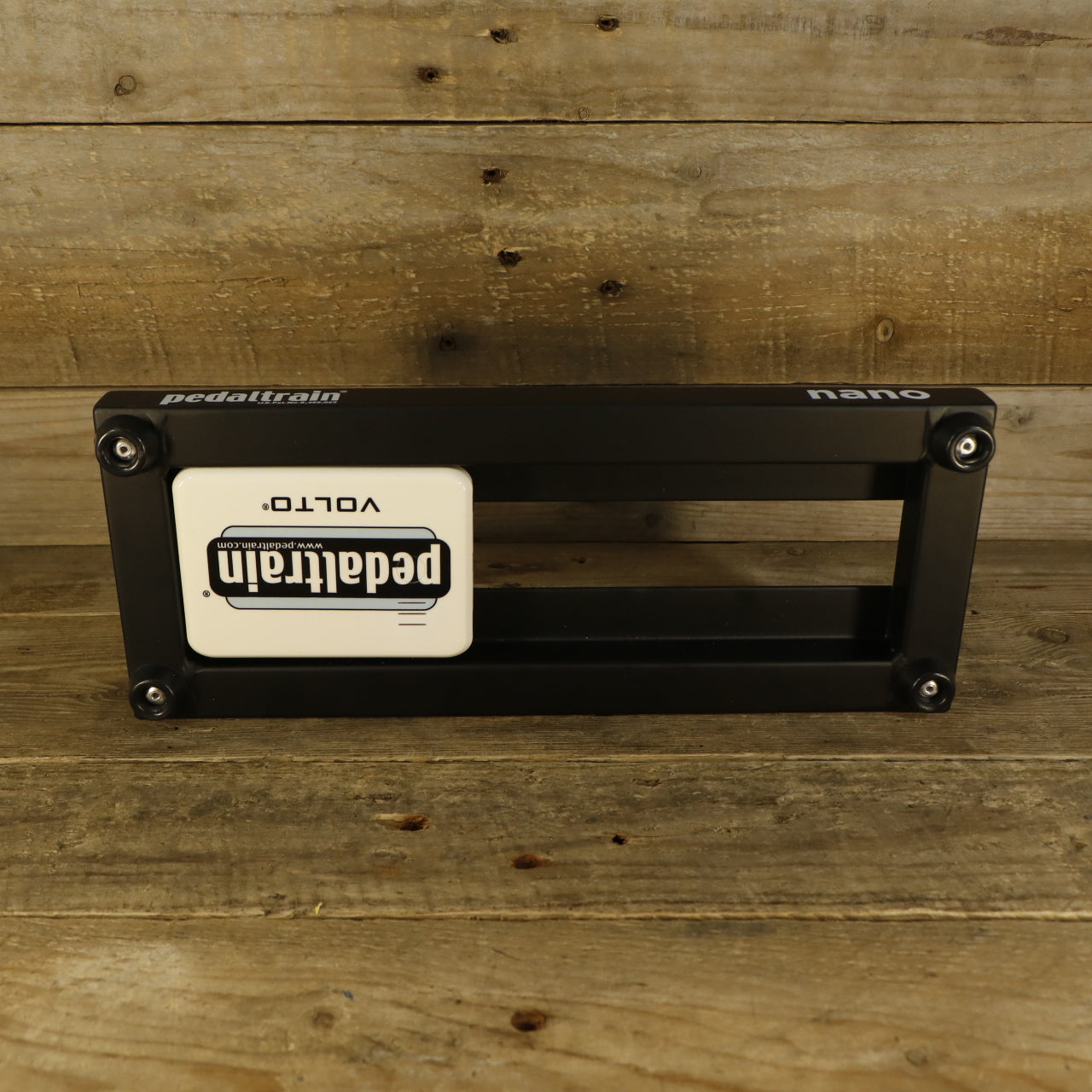 Pedaltrain Nano + Volto Rechargeable Power Bank (White, in Softcase)
