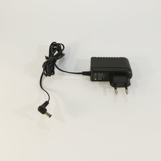 9 volt adapter (1000mA, EU plug)