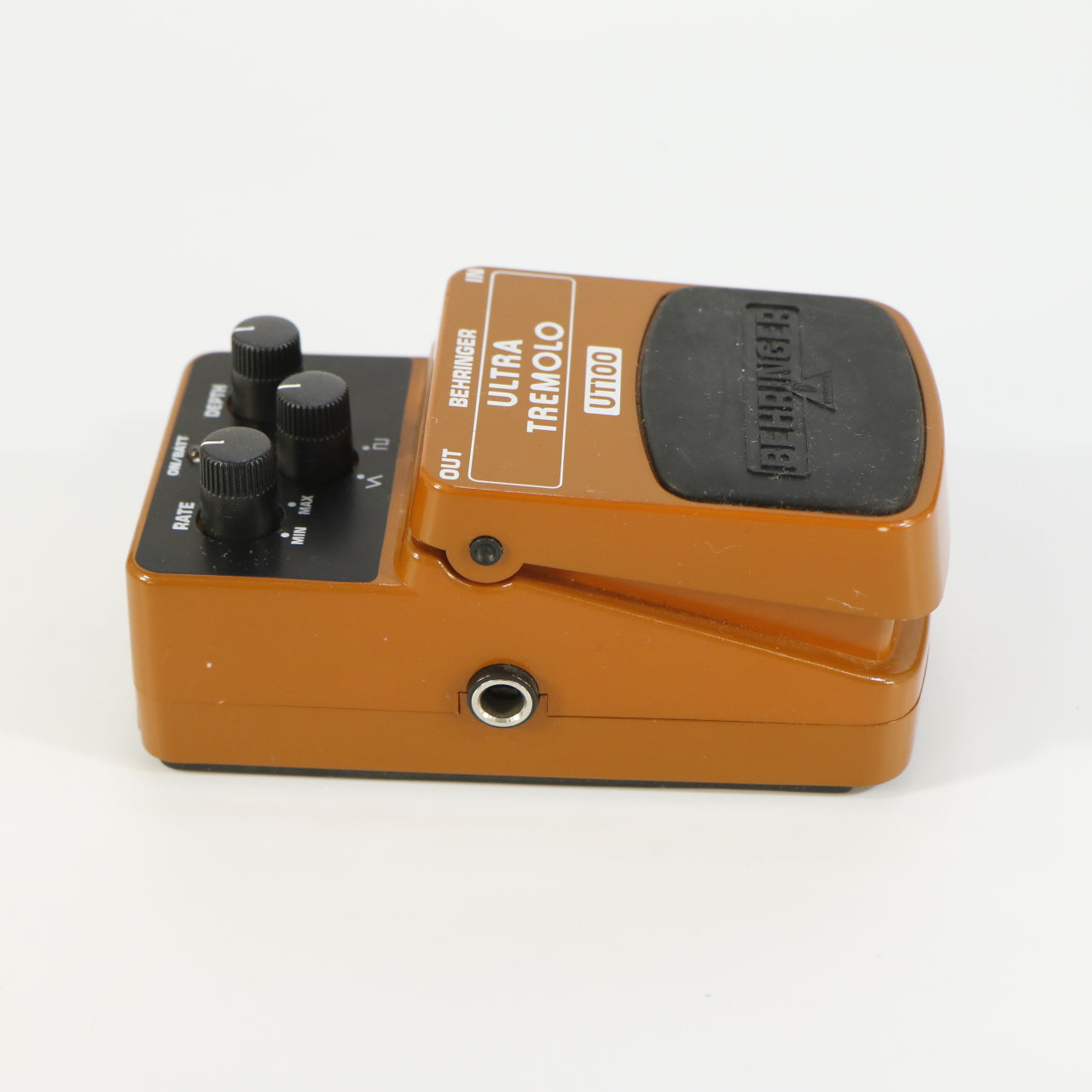 Behringer UT100 Ultra Tremolo