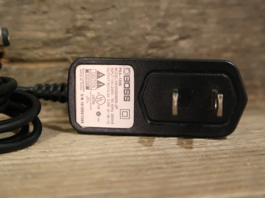 Boss PSA Adapter (100-240V naar 9V DC, UK Plug)
