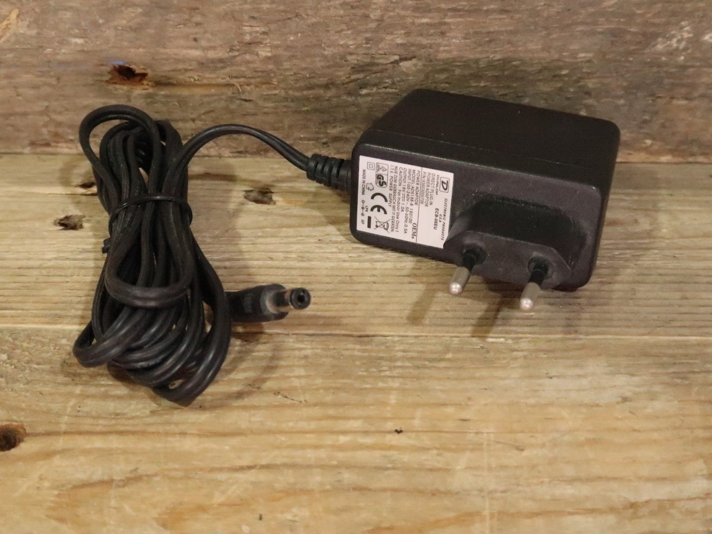 Dunlop DC-Brick Power Supply (9V and 18V, with Cables)