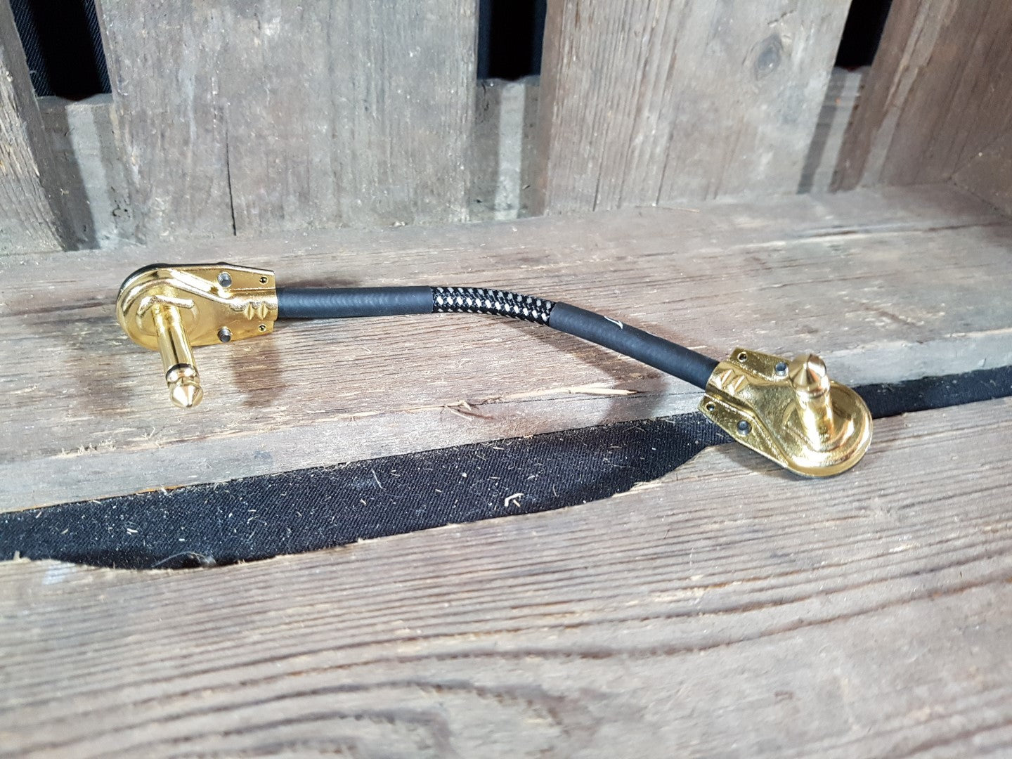 Patch cable 11 cm (plat, gouden connector)