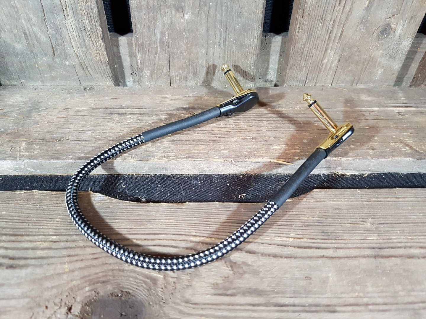 Patch cable 30 cm (plat, gouden connector)